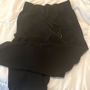 Lululemon black jogger pants
